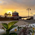 Terraza Del Mar 아파트